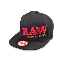 Load image into Gallery viewer, RAW FITTED ALL BLACK HAT
